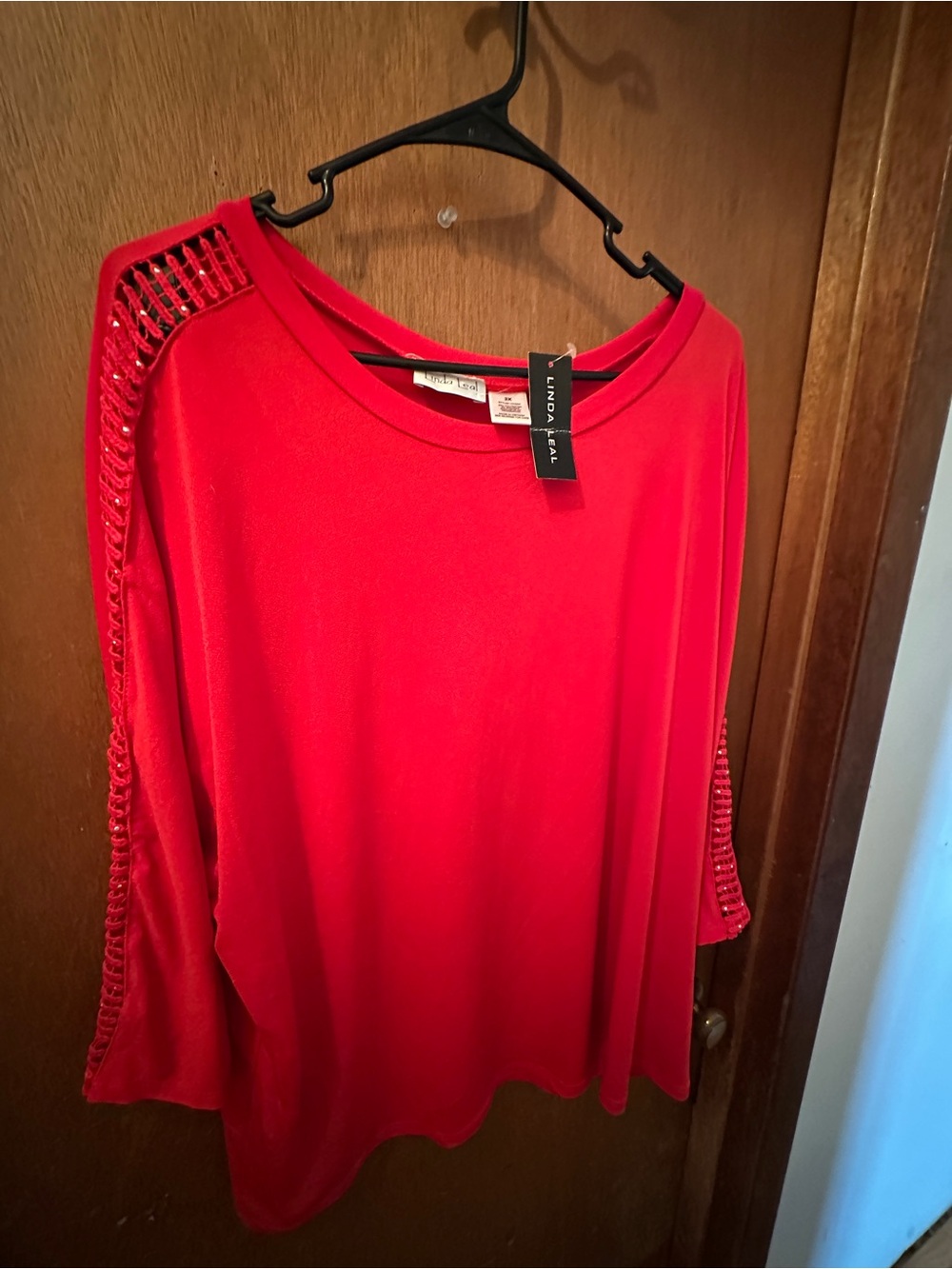Linda Allard Ellen Tracy Red Open-Shoulder Long Sleeve Top